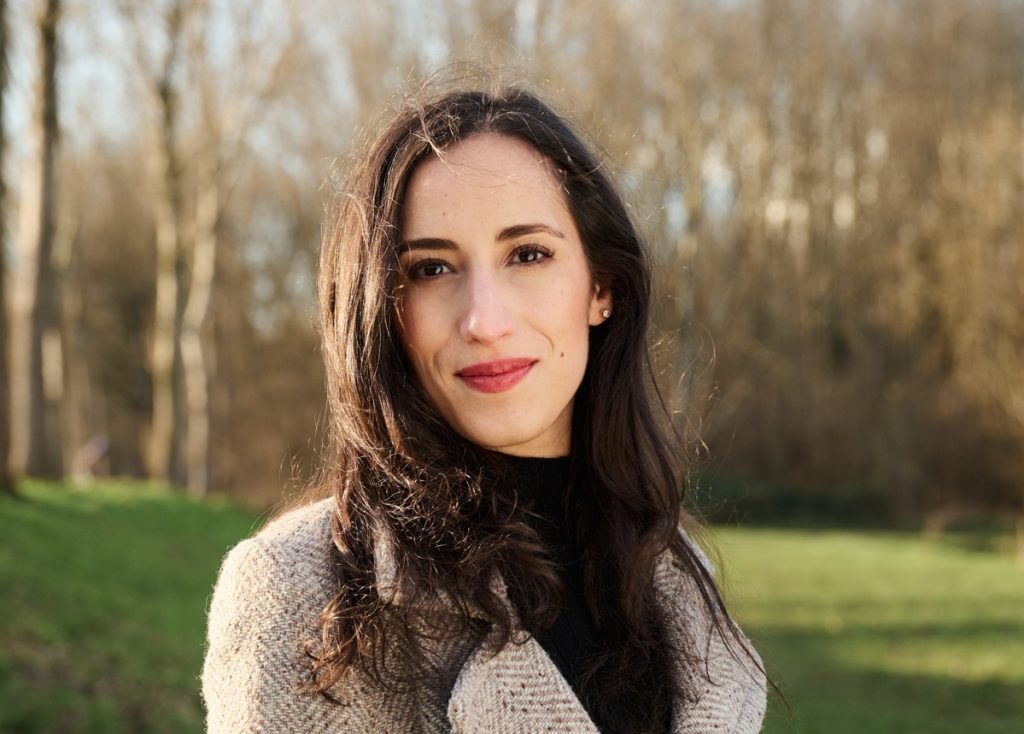 Portret Faiza Oulahsen greenpeace copyright Greenpeace Bram Willems cropped