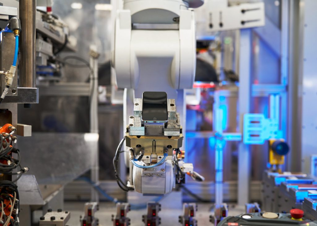 Apple recycled materials Daisy disassembly robot