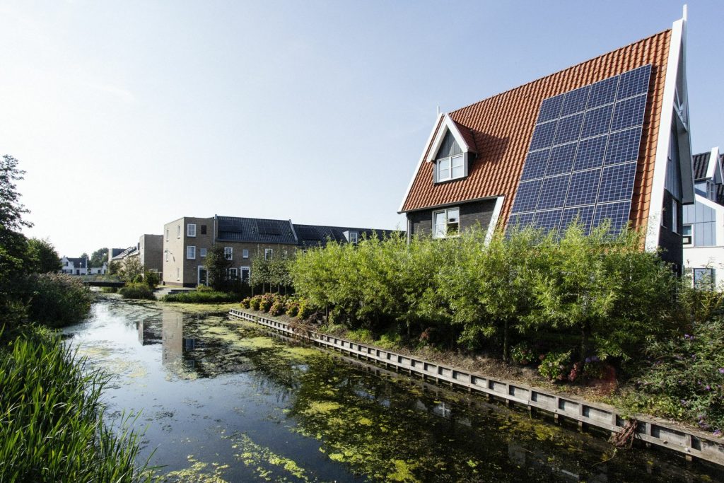Zon op dak in Amersfoort Bron Sweco