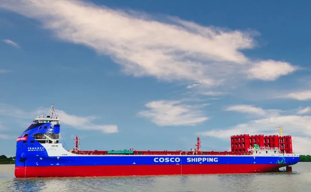 Containerschip Simple Volledig elektrisch containerschip met verwisselbare batterijen te ...