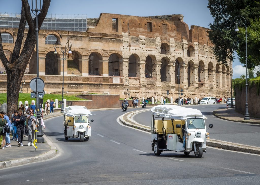 L5 Limo Shutlle service and City tours 3
