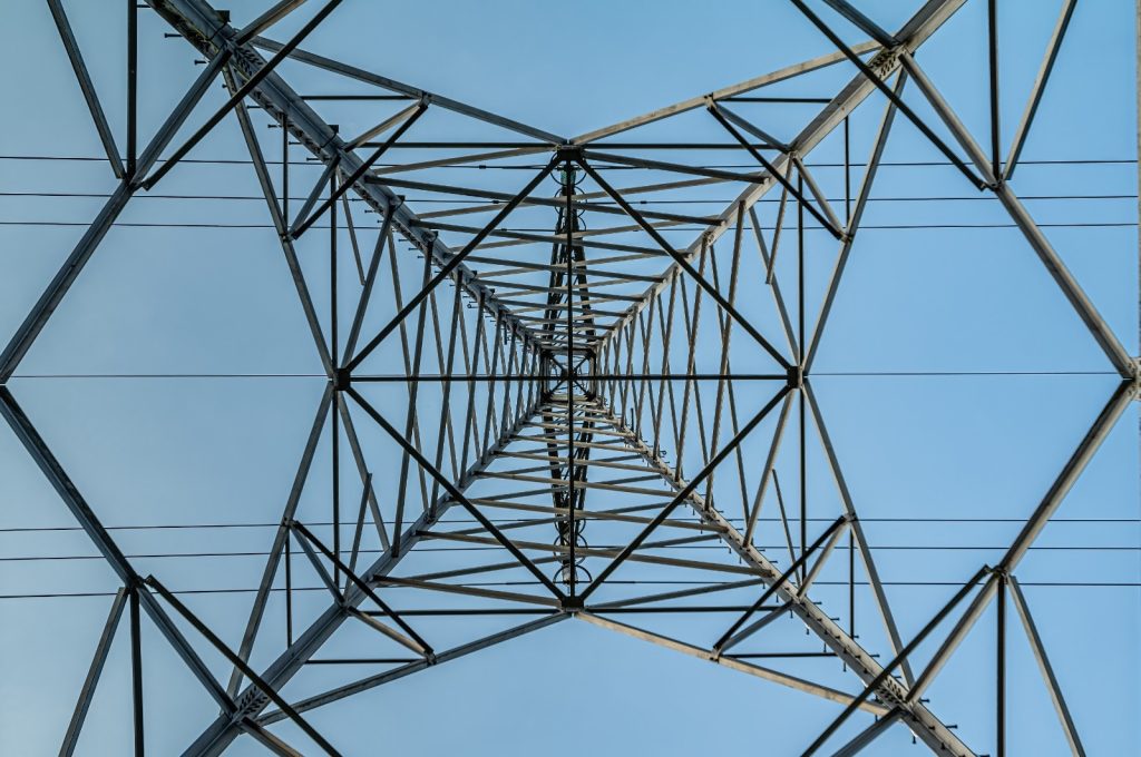 Nederland moet de komende 15 jaar 195 miljard euro investeren om het overvolle stroomnetwerk op te lossen en energie betaalbaar te houden
