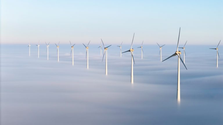 Windmolens op zee in Groningen