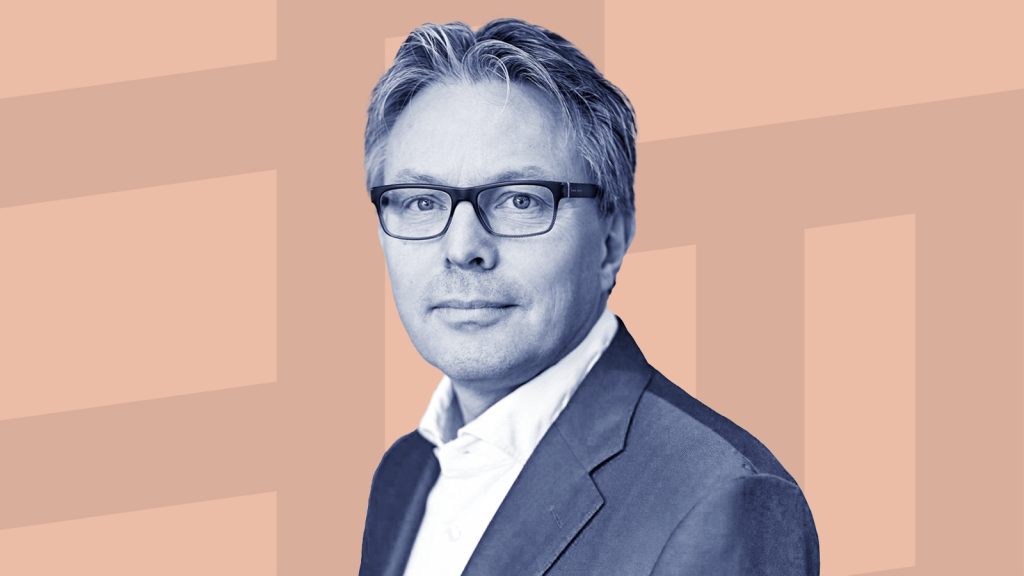 Changemaker Nico van Dooren - beige