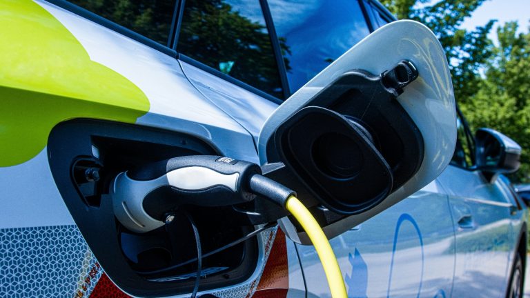 Nederland elektrische rijden auto laden netcongestie