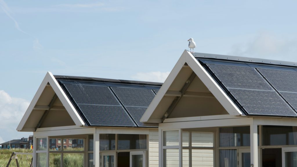 Voordelen verduurzaming energierekening gas zonnepanelen batterijen warmtepomp